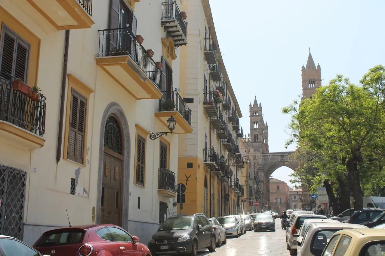 Casa Cló alla Cattedrale Palermo 0*,